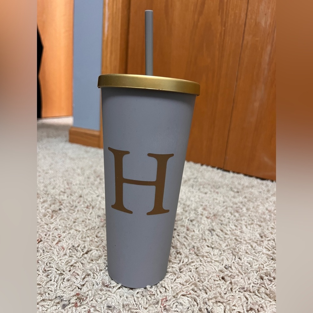 Gray Tumbler with Gold Lid and Letter H